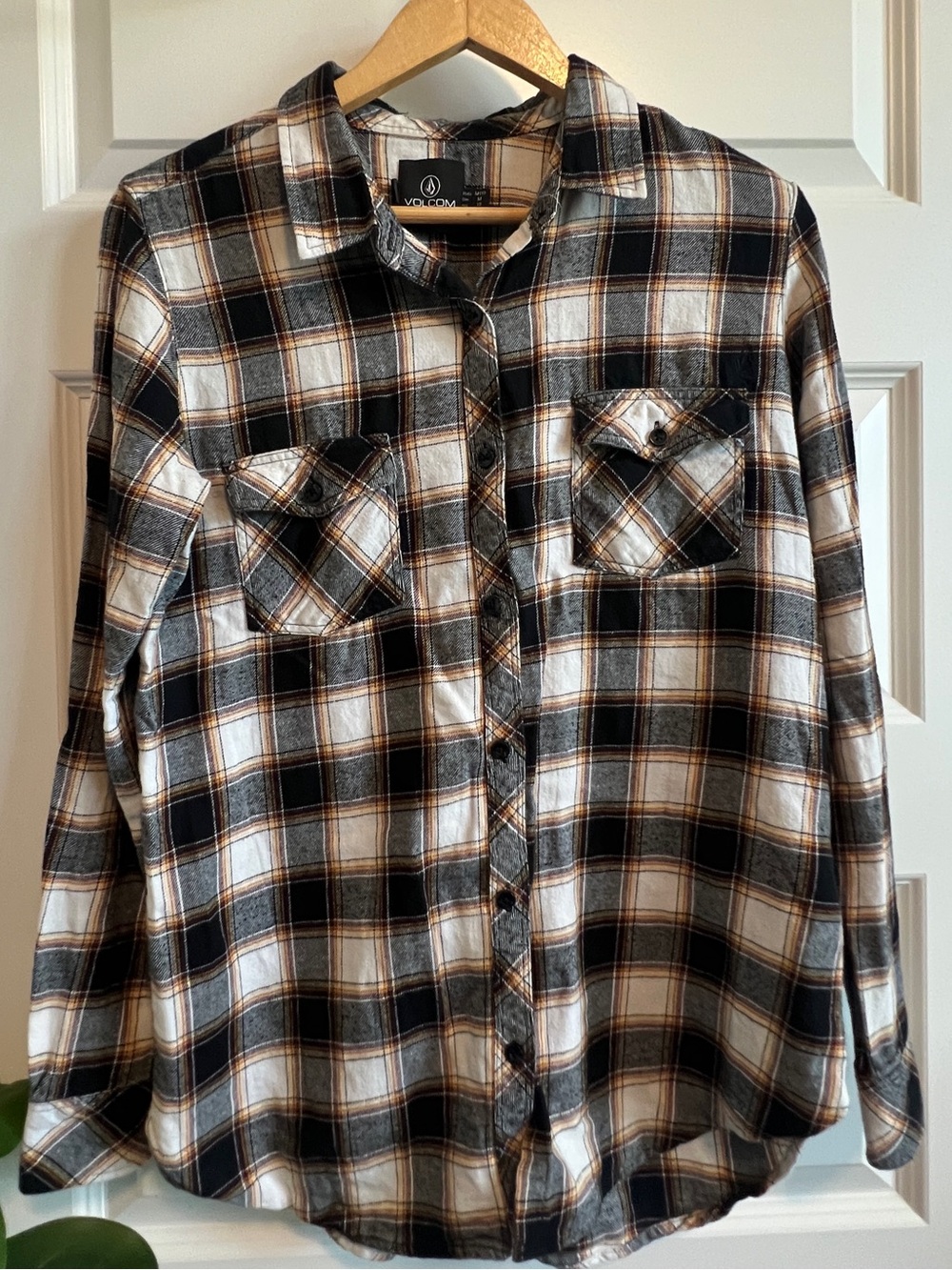 VOLCOM Plaid Flannel Button Up Medium